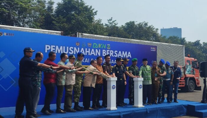 Bea Cukai Banten musnahkan rokok ilegal senilai Rp34,8 miliar hasil Operasi Gurita untuk tekan kerugian negara.