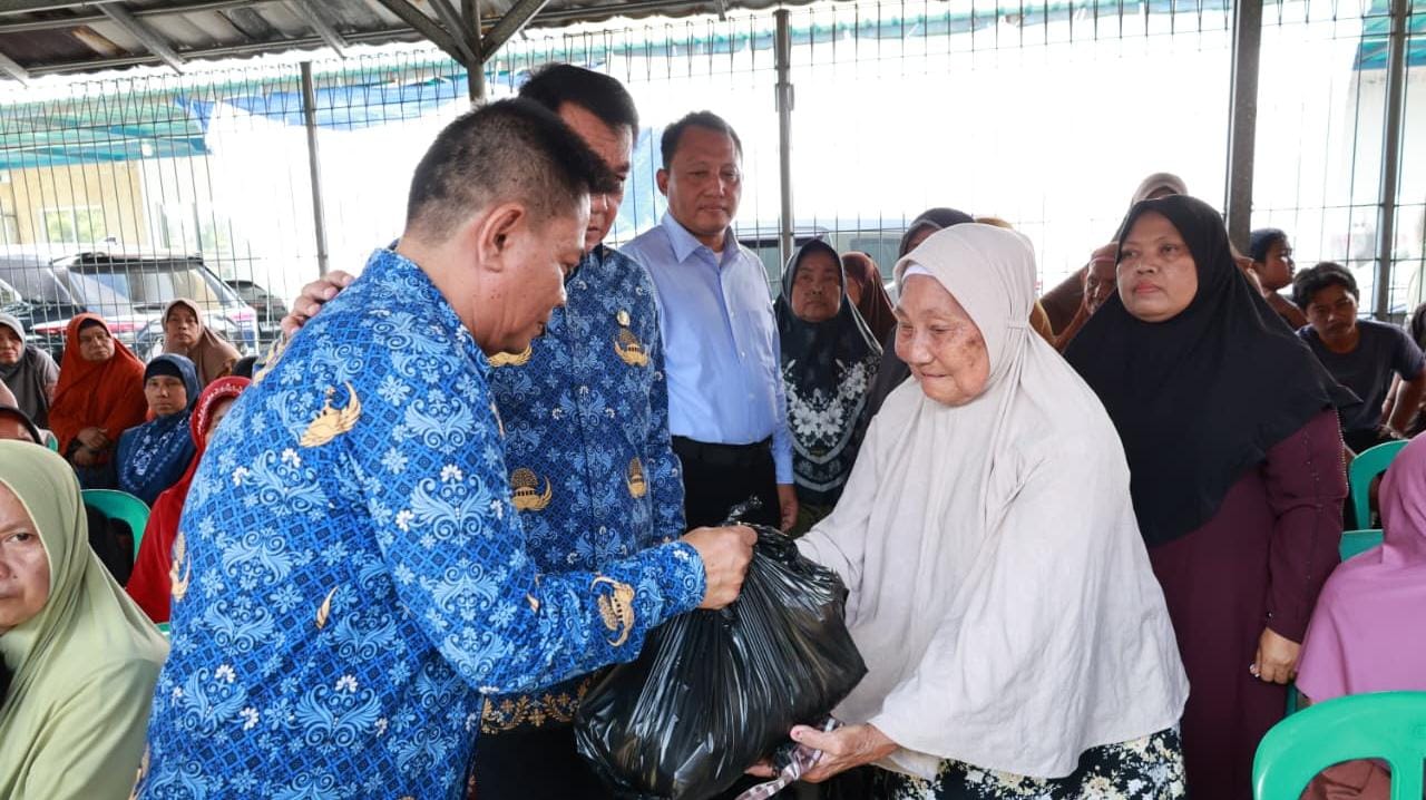 Bupati Tangerang meminta perusahaan di Cikupa bergotong royong memperbaiki jalan Desa Budi Mulya demi akses warga dan distribusi.