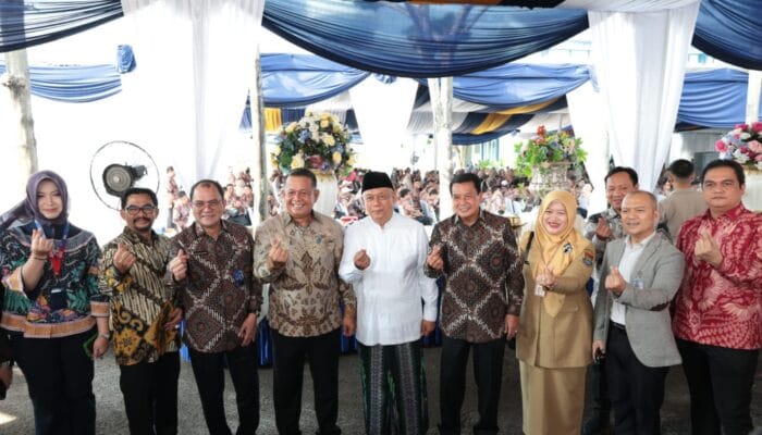 Perumdam TKR rayakan HUT ke-50, Wamen UMKM apresiasi dukungan bagi UMKM dan kontribusi terhadap ekonomi masyarakat Tangerang.