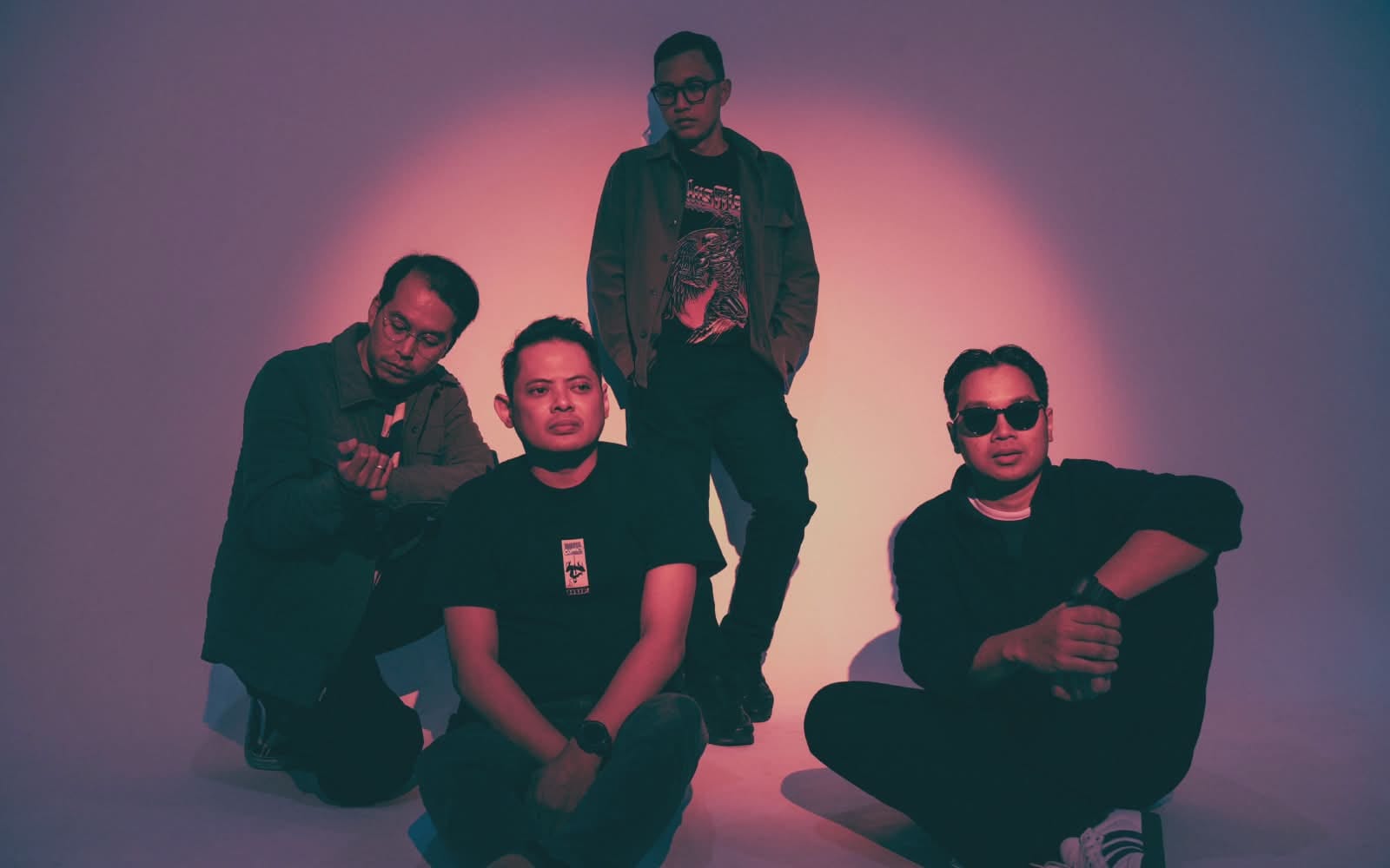 Masada merilis single terbaru berjudul Mereka, memadukan alternative rock atmosferik dengan kritik sosial tajam soal paradoks kekuasaan.