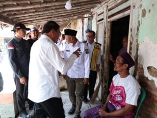 Peduli Warga, Bupati Tangerang Bantu Perbaikan Rumah Tidak Layak Huni di Sukawali