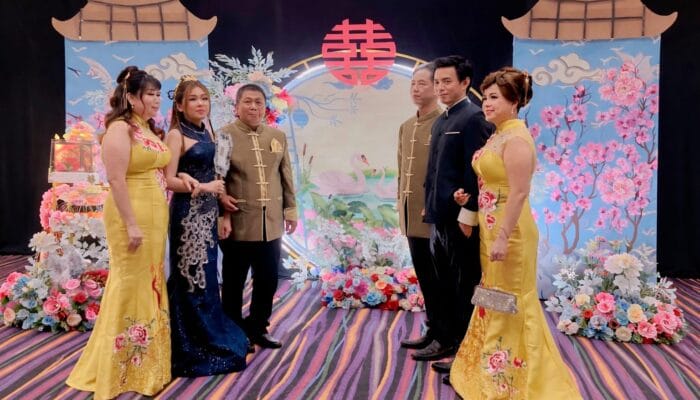 Momen Sangjit berkesan di Fame Hotel Gading Serpong hadirkan suasana hangat, dekorasi elegan, dan layanan profesional bagi keluarga.