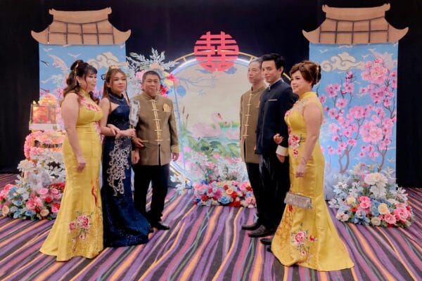 Momen Sangjit berkesan di Fame Hotel Gading Serpong hadirkan suasana hangat, dekorasi elegan, dan layanan profesional bagi keluarga.