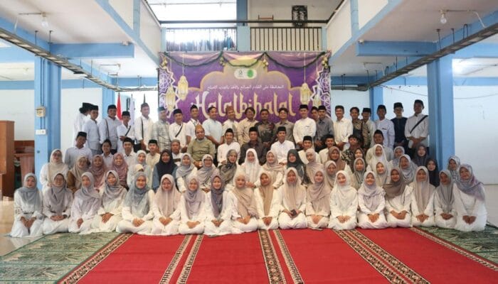 UKM FK-3 UINSSC Cirebon gelar halalbihalal, perkuat ukhuwah dan semangat organisasi mahasiswa pasca Ramadan hangat.