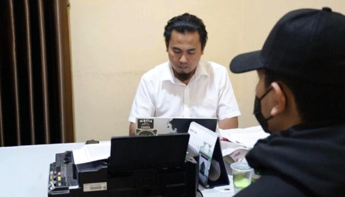 Kasus perekaman dosen di toilet Untirta terungkap. Pelaku MZ akui perbuatan, polisi amankan bukti dan dalami motifnya.