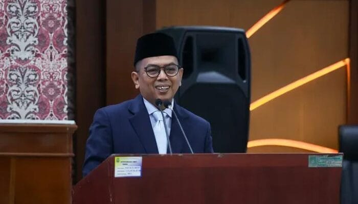 Harga BBM dipastikan tidak naik 1 April 2026. Gubernur Banten imbau warga tidak panic buying dan tetap tenang.