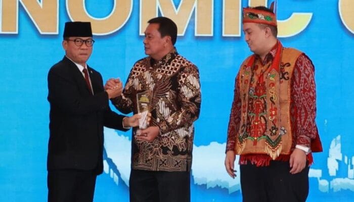 Bupati Tangerang raih apresiasi nasional atas upaya mendorong investasi dan penciptaan lapangan kerja di Kabupaten Tangerang.