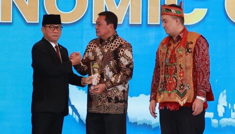 Bupati Tangerang raih apresiasi nasional atas upaya mendorong investasi dan penciptaan lapangan kerja di Kabupaten Tangerang.