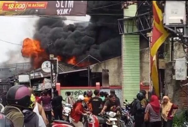 Kebakaran Bengkel di Pamulang Hanguskan Aset Rp3,5 Miliar