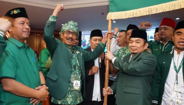 KH Jazuli Juwaini terpilih sebagai Ketua Umum Mathla’ul Anwar 2026–2031 hasil Muktamar XXI di Serang, fokus penguatan SDM dan organisasi.