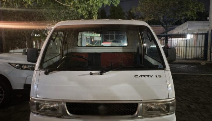 Polisi tangkap tiga pelaku curanmor di Serang, satu residivis. Aksi terjadi saat korban salat Jumat di area parkir masjid.