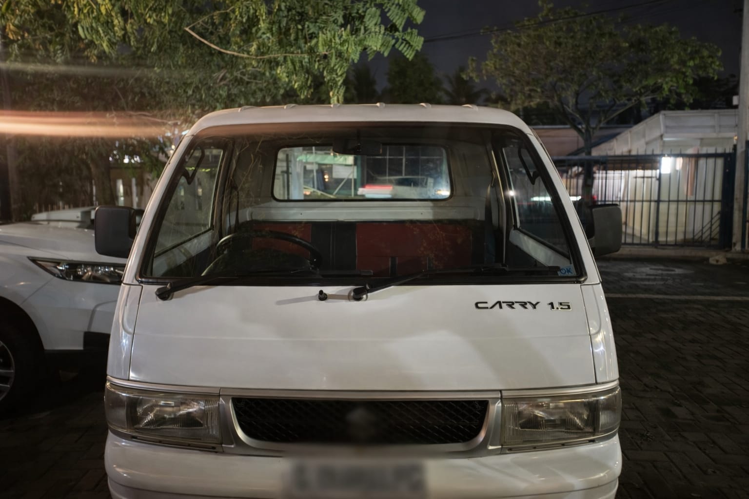 Polisi tangkap tiga pelaku curanmor di Serang, satu residivis. Aksi terjadi saat korban salat Jumat di area parkir masjid.
