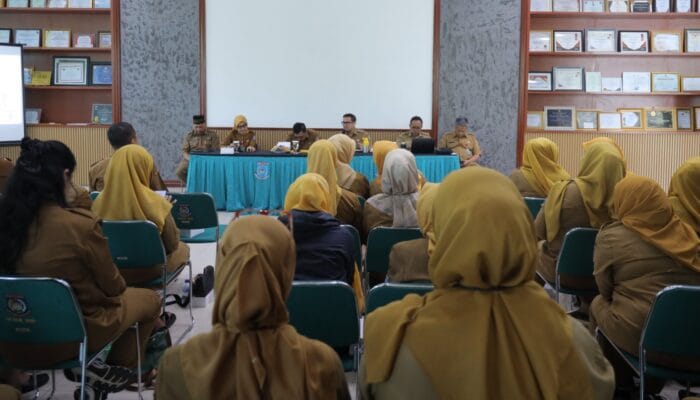 Pemkot Tangsel tingkatkan layanan kesehatan lewat evaluasi BLUD, targetkan Puskesmas dan RSUD setara rumah sakit swasta profesional.