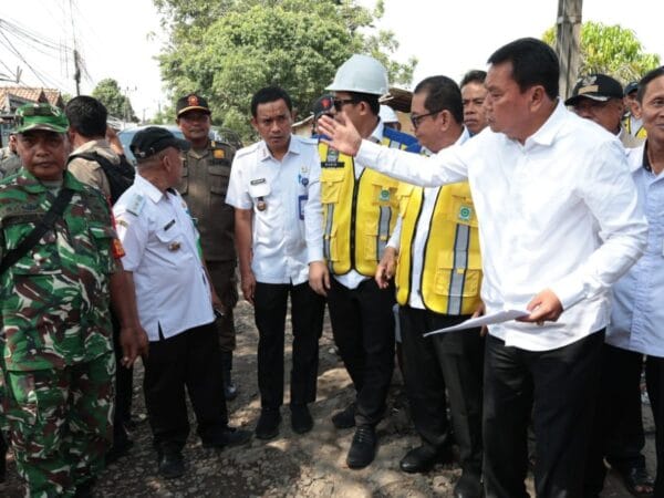 Pemkab Tangerang Mulai Betonisasi Jalan Pakuhaji–Sukadiri, Warga Diminta Bersabar