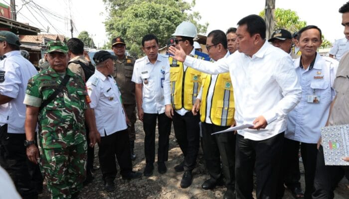 Pemkab Tangerang mulai perbaikan jalan Pakuhaji–Sukadiri bertahap untuk kurangi macet dan tingkatkan kualitas infrastruktur daerah.