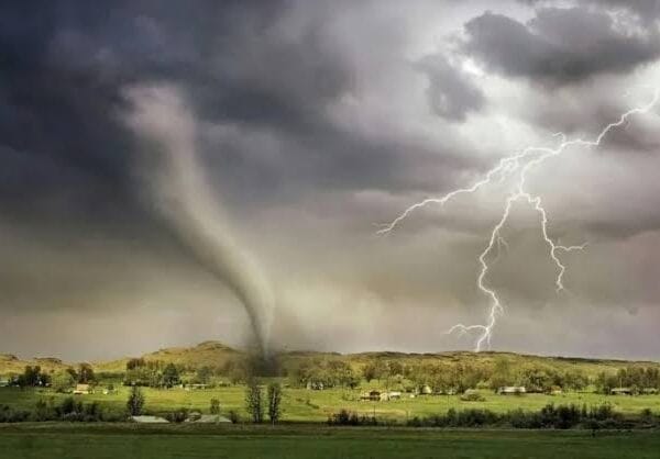 Mengenal Angin Tornado Pengertian dan Penyebab yang Perlu Dipahami