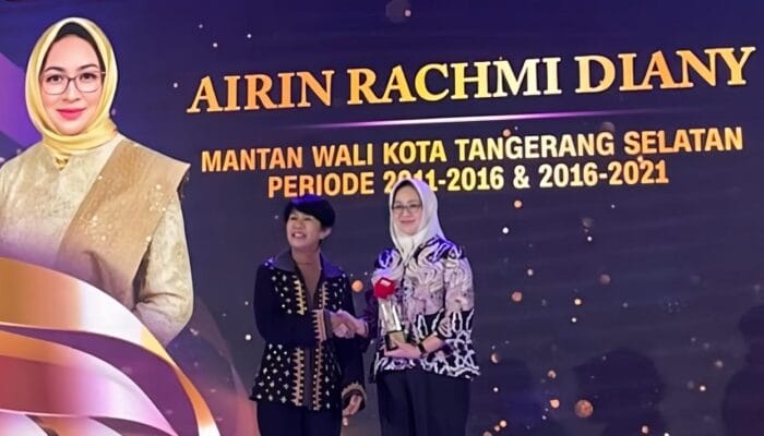 Airin Rachmi Diany dinilai menjadi inspirasi kepemimpinan perempuan di Banten lewat capaian pembangunan Tangsel.