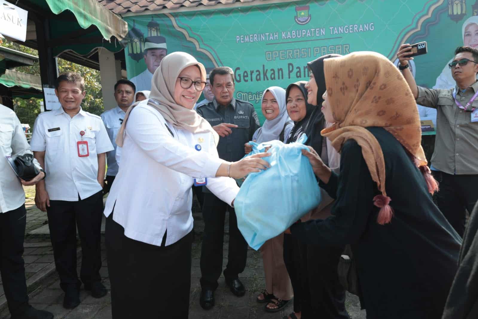 Disperindag Tangerang menggelar GPM untuk menjaga stabilitas harga pangan dan daya beli masyarakat melalui sembako murah.