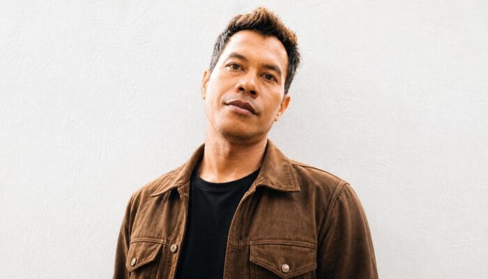 Membedah diksi “ada” dan “diadakan”: bagaimana bahasa membentuk ego manusia dan mengembalikan Tuhan sebagai pusat kehidupan.