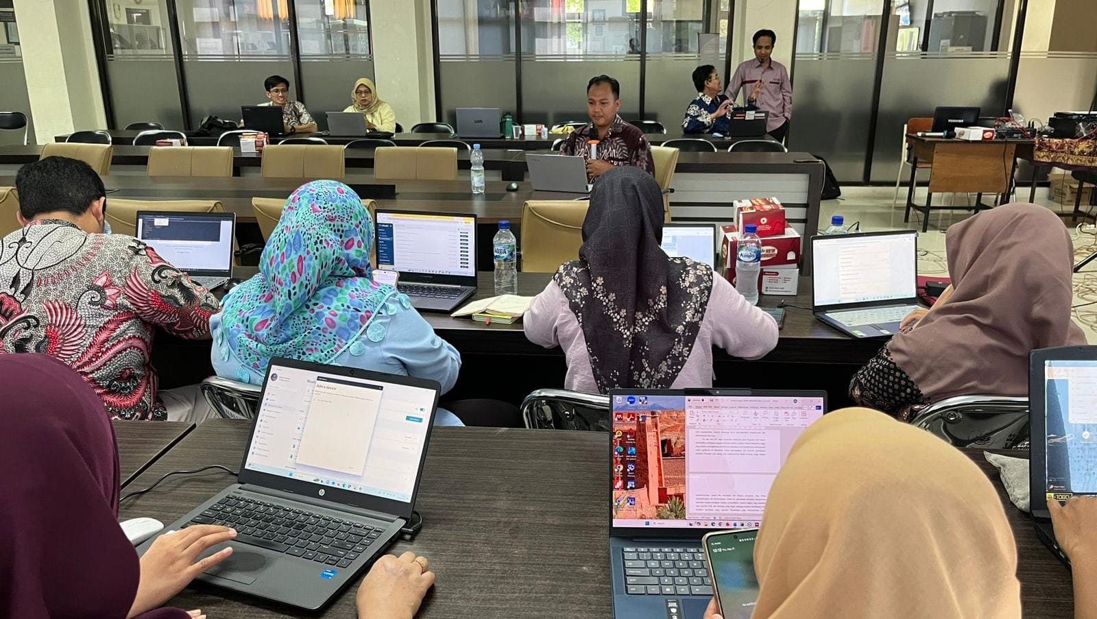 P3M Polije gelar pelatihan penulisan buku dan pengelolaan jurnal ilmiah guna memperkuat budaya publikasi akademik bereputasi.
