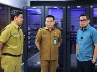 Diskominfo Tangsel memastikan server SPMB 2026 tetap stabil dan aman meski terjadi lonjakan akses pendaftaran siswa baru.