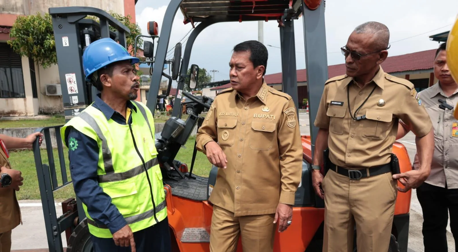 Pemkab Tangerang targetkan 608 WUB 2026 lewat pelatihan BLK dan bantuan alat usaha untuk dorong ekonomi mandiri.