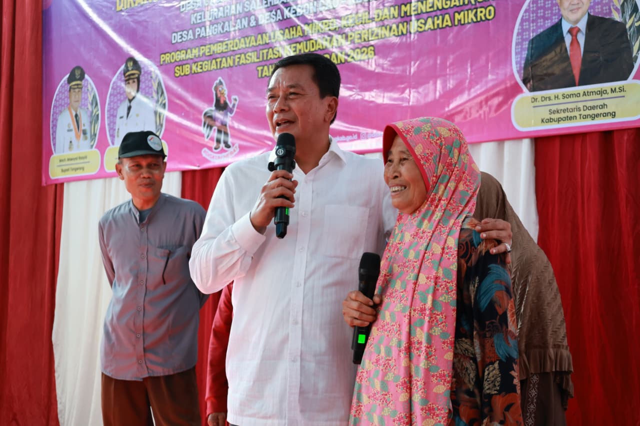 Bupati Tangerang fasilitasi modal lunak dan bantuan peralatan usaha guna mendukung pengembangan UMKM pesisir.