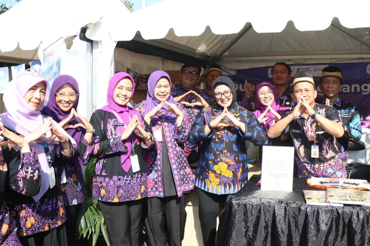 Pemkab Tangerang mendorong budaya literasi melalui Festival Literasi Tangerang Gemilang sebagai ruang edukasi generasi muda.