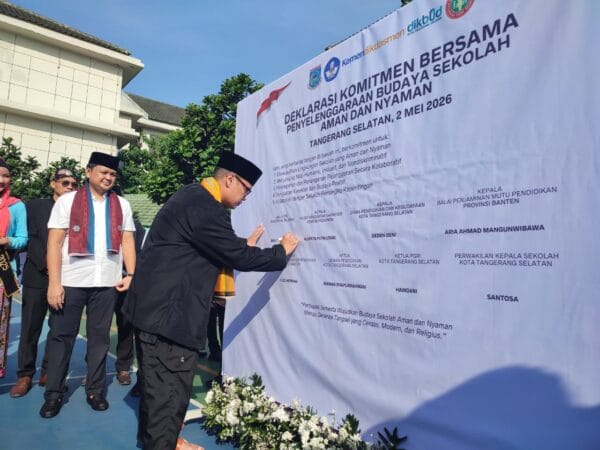 Ratusan Siswa Meriahkan Hardiknas Tangsel di SMP Al-Azhar BSD, Pilar Soroti Pendidikan Berkualitas