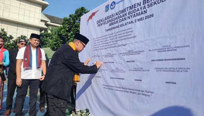 Ratusan siswa meriahkan Hardiknas Tangsel di SMP Al-Azhar BSD, Pilar Saga menyoroti pentingnya pendidikan berkualitas.