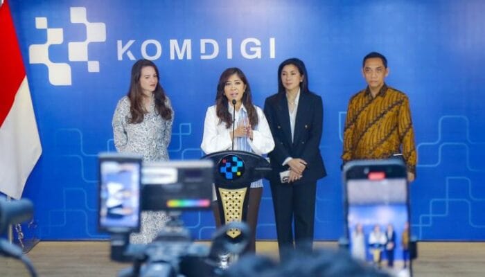 Pemerintah soroti langkah Roblox lindungi anak lewat verifikasi usia, pembatasan interaksi, dan fitur kontrol waktu layar.