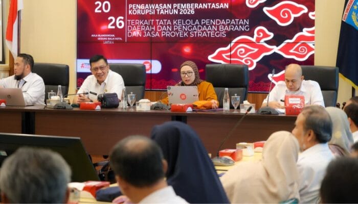 Pemkot Tangsel menargetkan pendapatan pajak daerah Rp2,73 triliun pada 2026 melalui tata kelola transparan dan pengawasan ketat.