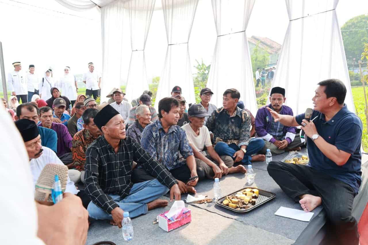 Maesyal Rasyid berdialog langsung dengan petani di Sepatan dan menampung aspirasi bantuan bibit hingga pupuk.