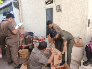 Jaga Kondusivitas Wilayah, Satpol PP Tangsel Gelar Razia Miras di Kecamatan Serpong