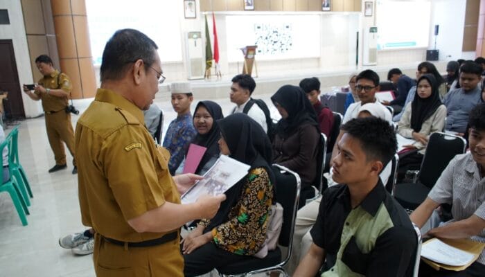 Pemkab Tangerang memperluas Beasiswa Gemilang 2026 bagi mahasiswa aktif hingga tingkat akhir penyusun skripsi.