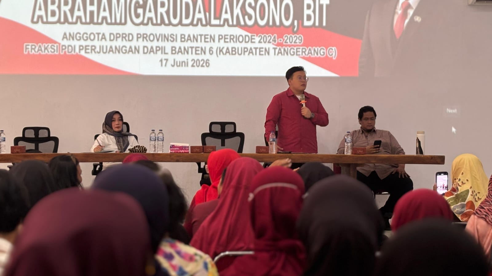 Abraham Garuda Laksono menegaskan komitmen mengawal aspirasi warga Kelapa Dua, dari honor guru hingga pembangunan sekolah.