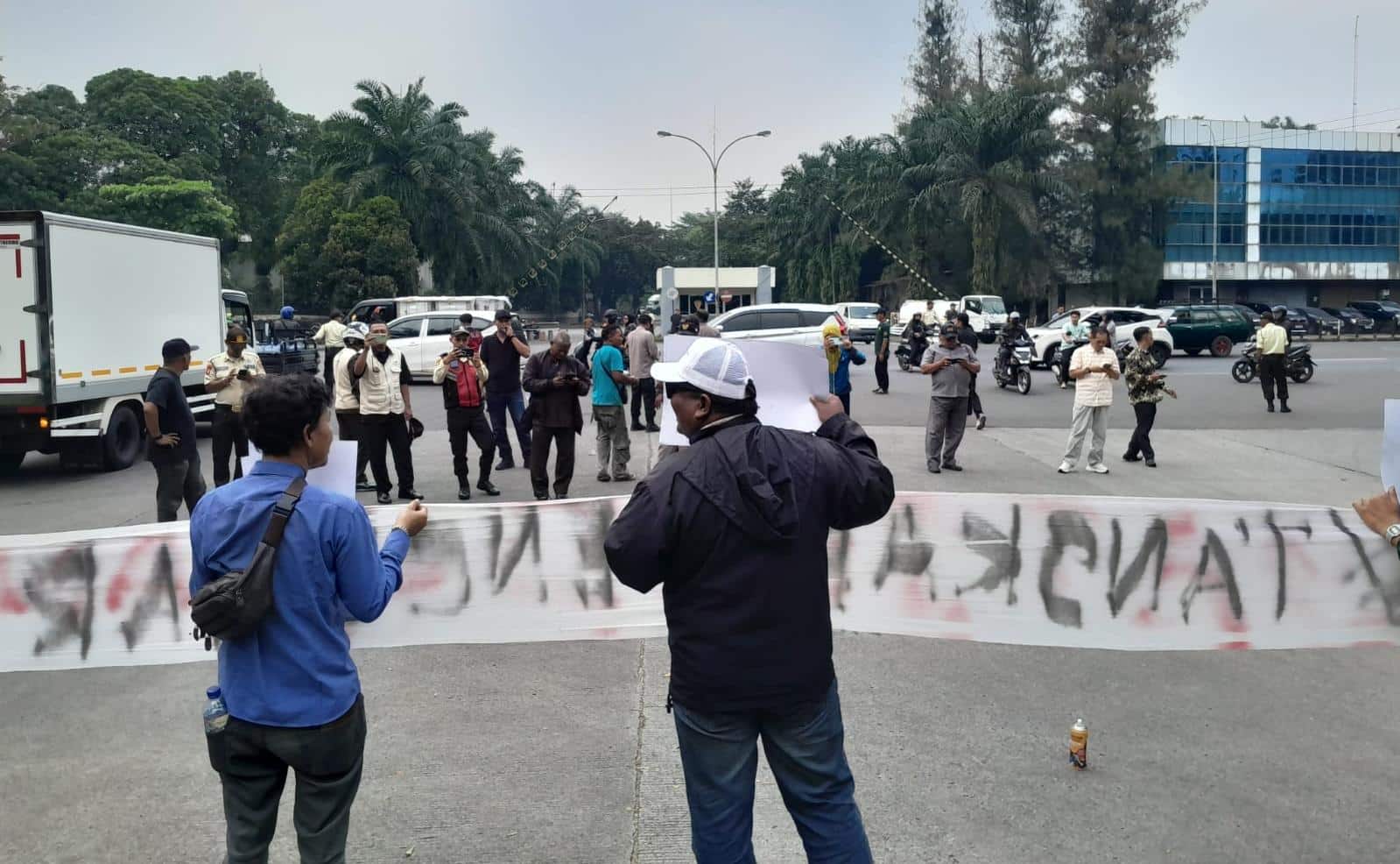 Aktivis Kalung desak percepat proses hukum kasus dugaan pencemaran Sungai Cisadane yang belum tetapkan tersangka di Tangsel.
