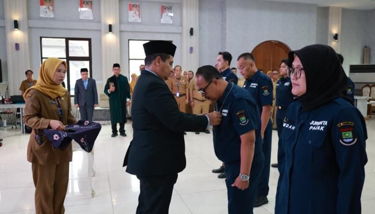 Pemkab Tangerang tambah 10 Jurusita Pajak baru di Bapenda untuk perkuat sistem penagihan dan optimalkan Pendapatan Asli Daerah (PAD).