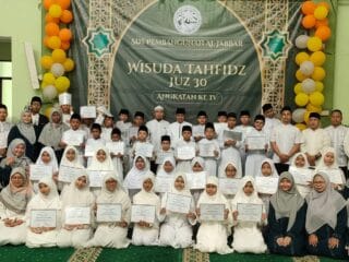 SDS Pembangunan Al Jabbar Wisuda Puluhan Penghafal Juz 30 di Masjid Agung Al-Jabbar