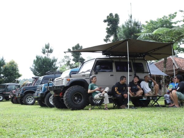 Perkuat Solidaritas Komunitas, SKIn Tangsel Gelar Anniversary ke-9 di Puncak Halimun