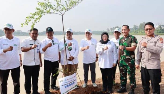 Gerakan Banten Teduh Tangerang Sejuk menargetkan penanaman 1 juta pohon di Tangerang Raya guna mendukung mitigasi iklim dan lingkungan.