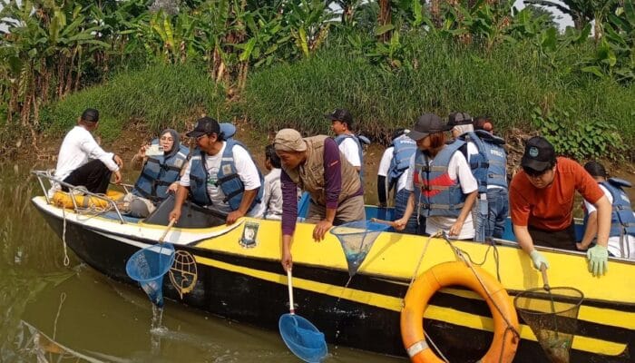 Banksasuci Foundation dan EJN menggelar CleanUp Cisadane 2026 dengan hasil 8,5 ton sampah berhasil diangkut.