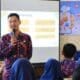 Diskominfo Kabupaten Tangerang mengedukasi siswa SMPN 2 Tigaraksa tentang literasi digital guna mencegah dampak negatif internet.
