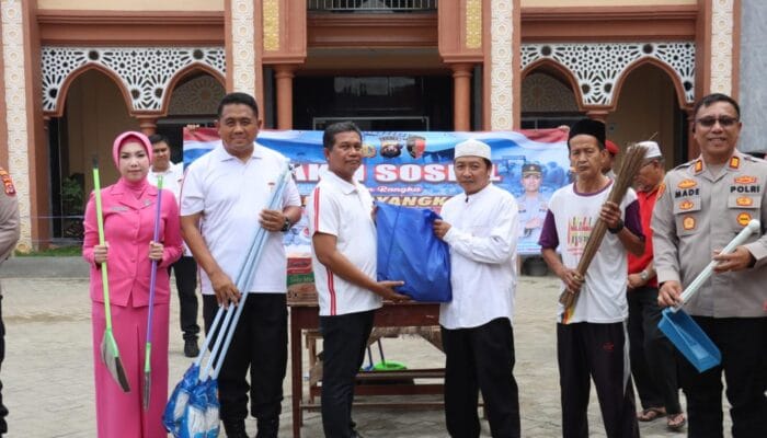 Peringatan Hari Bhayangkara ke-80 diisi bakti sosial Polresta Tangerang di tiga rumah ibadah sebagai wujud toleransi dan kerukunan.