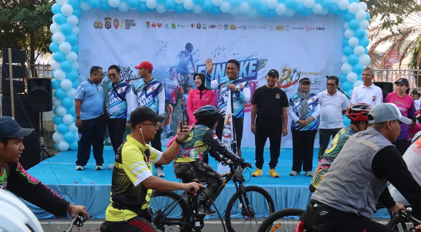 Polresta Tangerang menggelar bakti sosial, bakti kesehatan, turnamen olahraga, hingga bakti religi menyambut Hari Bhayangkara ke-80.