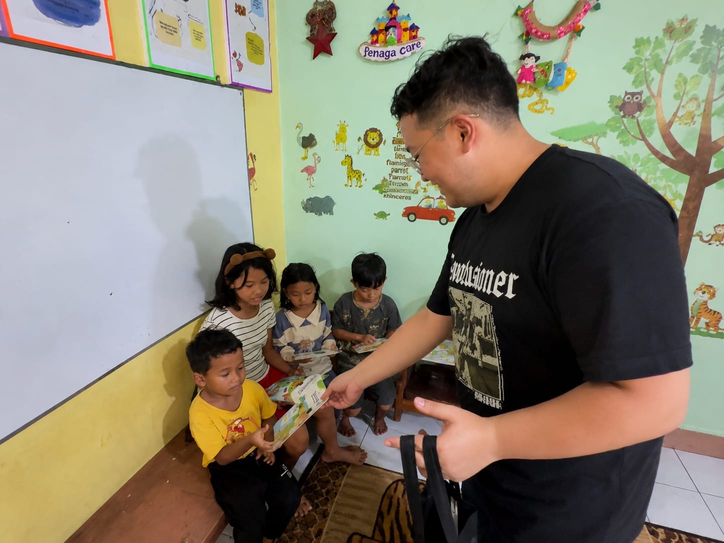 Abraham Garuda Laksono memperingati Hari Lahir Pancasila melalui pendidikan kebangsaan, aksi lingkungan, dan dukungan bagi anak-anak inklusif.