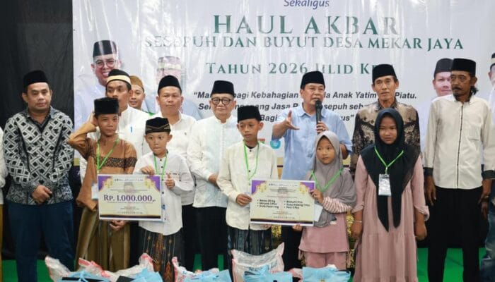 Peringatan 1 Muharram 1448 H di Desa Mekar Jaya diisi santunan 97 anak yatim dan haul sesepuh desa yang berlangsung khidmat.