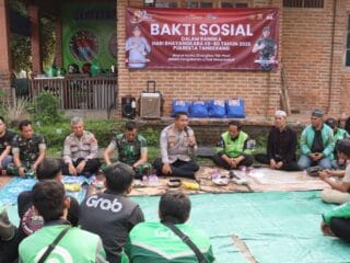 Kapolresta Tangerang ajak ojol jadi mitra informasi kamtibmas, perkuat sinergi Polri dan masyarakat lewat baksos di Panongan.