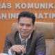 Kominfo Tangsel menjelaskan mobil pelat putih B 1036 WQH merupakan kendaraan dinas resmi yang digunakan sesuai aturan yang berlaku.