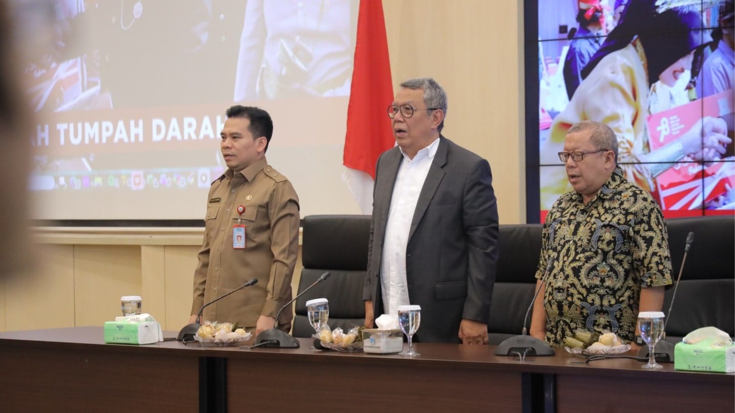 Diskominfo Tangsel menggandeng Prof Onno W. Purbo untuk mempercepat adopsi AI dan meningkatkan kapasitas ASN di lingkungan pemerintah.